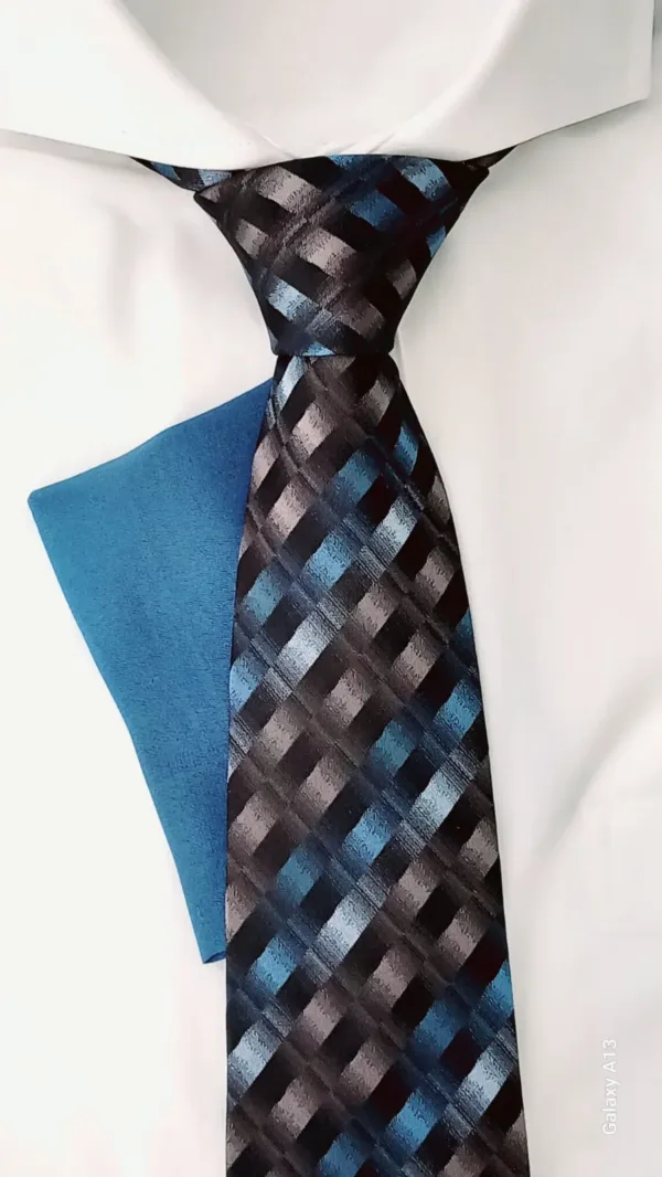 ВЕКК189  100% естествена коприна - вратовръзка с кърпичка