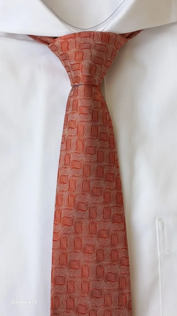 ВЕК46 Бутикова вратовръзка от естествена коприна