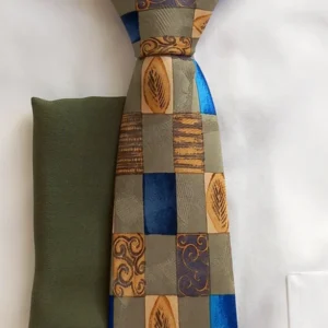 КВЖ347 Зелена вратовръзка от висококачествен сатениран жакард с кърпичка от естествена коприна  в зелено