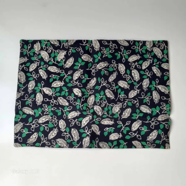 КРЕ12 Кърпичка от естествена коприна в тъмносиньо и зелено