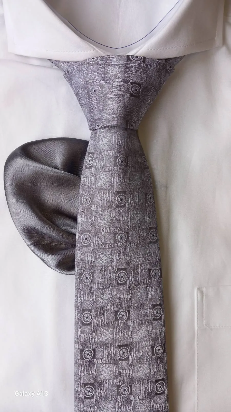 КВЖ348 Светлосива вратовръзка с кърпичка