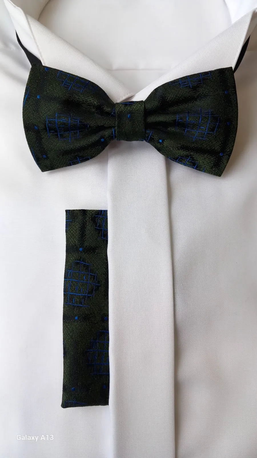 КПТ01 Тъмнозелена папийонка с кърпичка