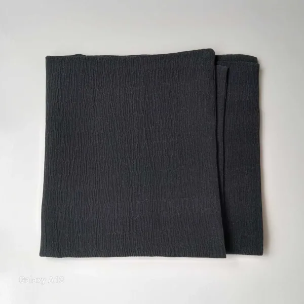 КРЕ13 Кърпичка от естествена коприна в сиво-черно