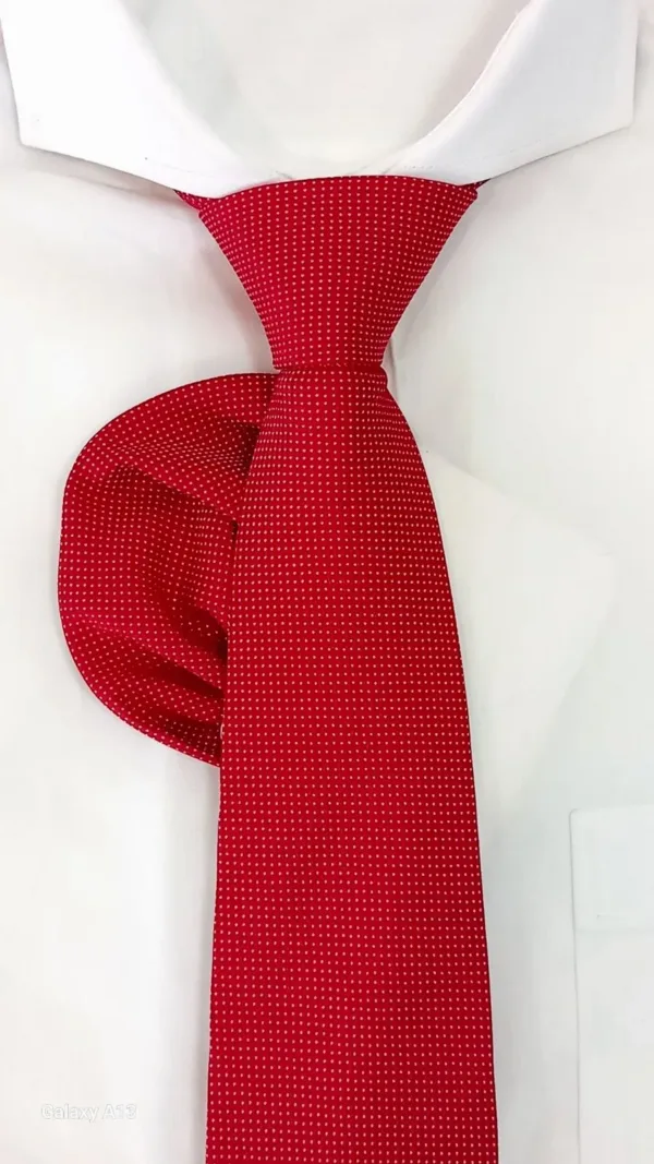 КВЖ006 Червена вратовръзка на бели точици с кърпичка