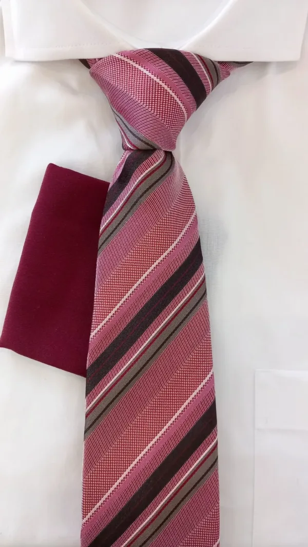 ВЕКК022 Вратовръзка от 100% естествена коприна с кърпичка