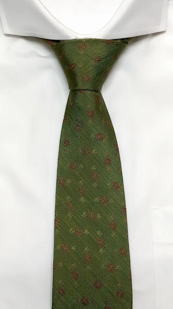 ВЕК011 Бутикова вратовръзка от 100% естествена коприна